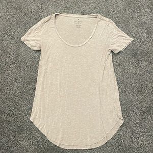 Soft and sexy American Eagle tan T-shirt